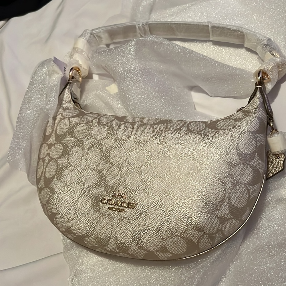BRAND NEW Coach Cream Shoulder Bag with TAGS